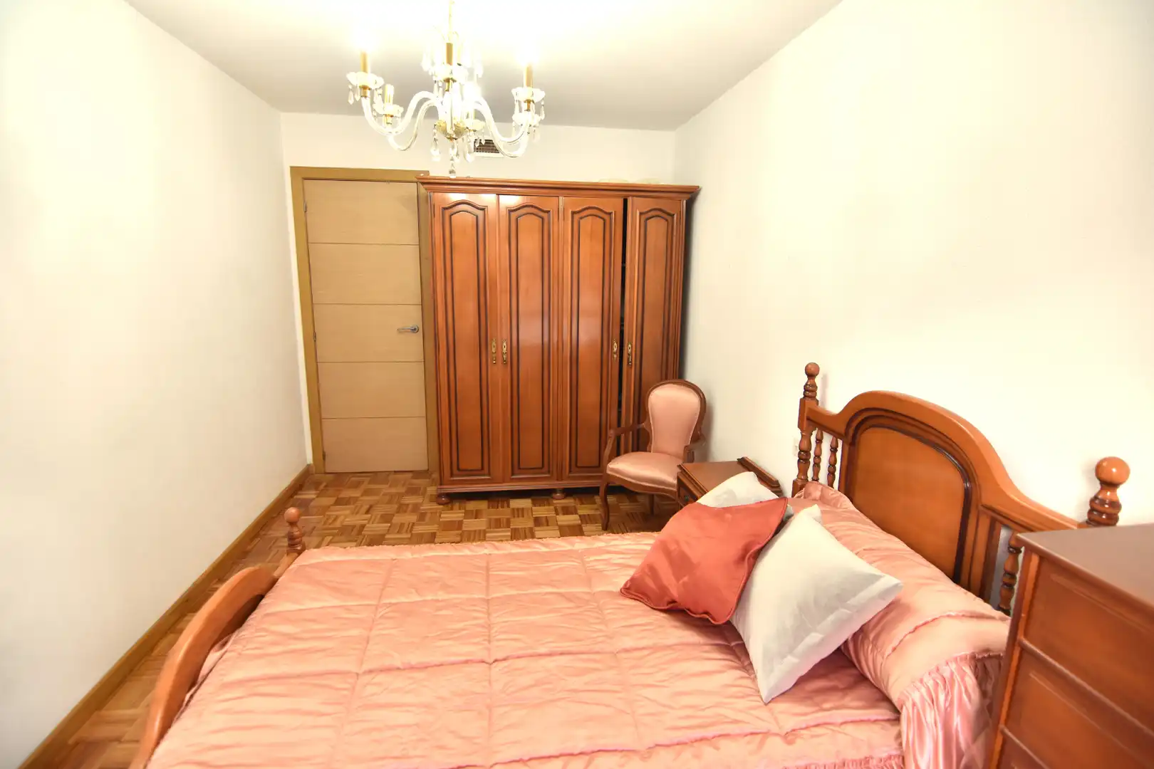 Habitación de Piso en venta en A Coruña Capital  con Calefacción, Parquet y Trastero
