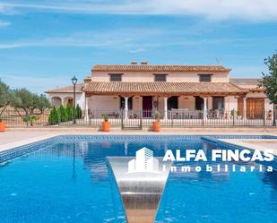 Vista exterior de Casa o xalet en venda en Vara de Rey amb Calefacció, Terrassa i Piscina