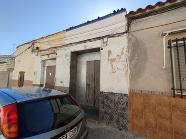 Haus zum Verkauf in Calle Velarde 18