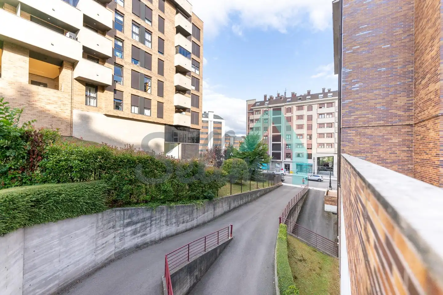 Vista exterior de Piso en venta en Oviedo  con Calefacción, Parquet y Trastero