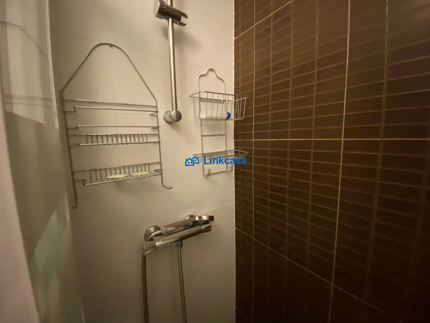 Bathroom of Flat for sale in Madrid  with Air Conditioner, Heating and Terrace