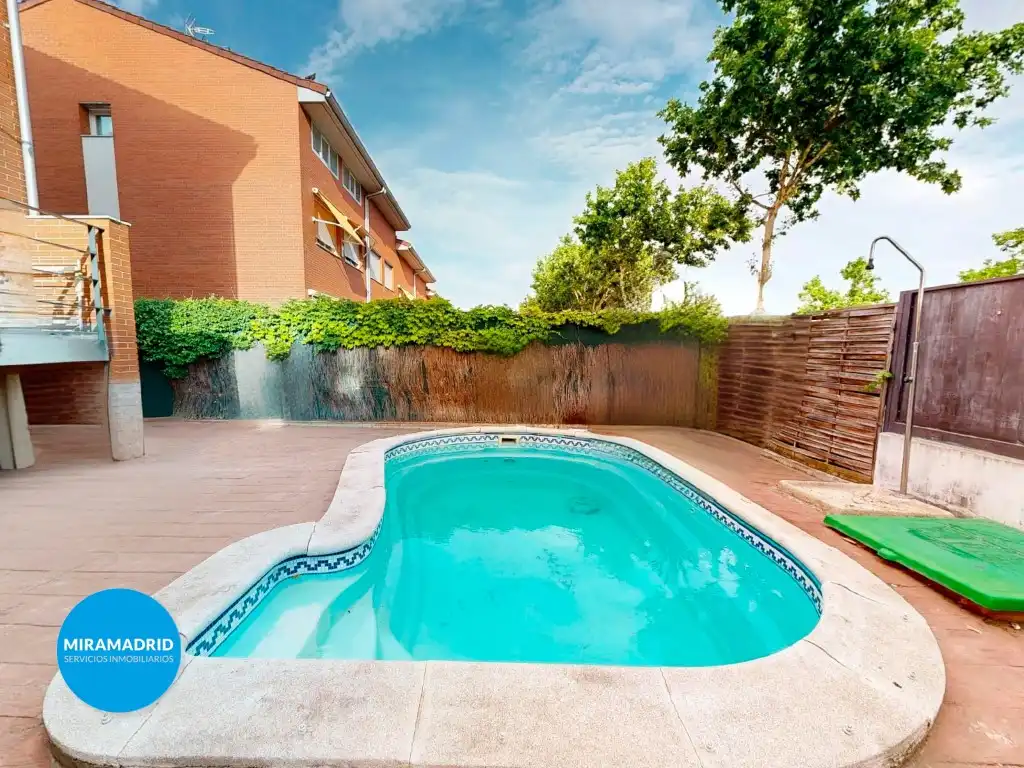 Swimming pool of Detached homes for sale in Paracuellos de Jarama  with Air Conditioner and Swimming Pool