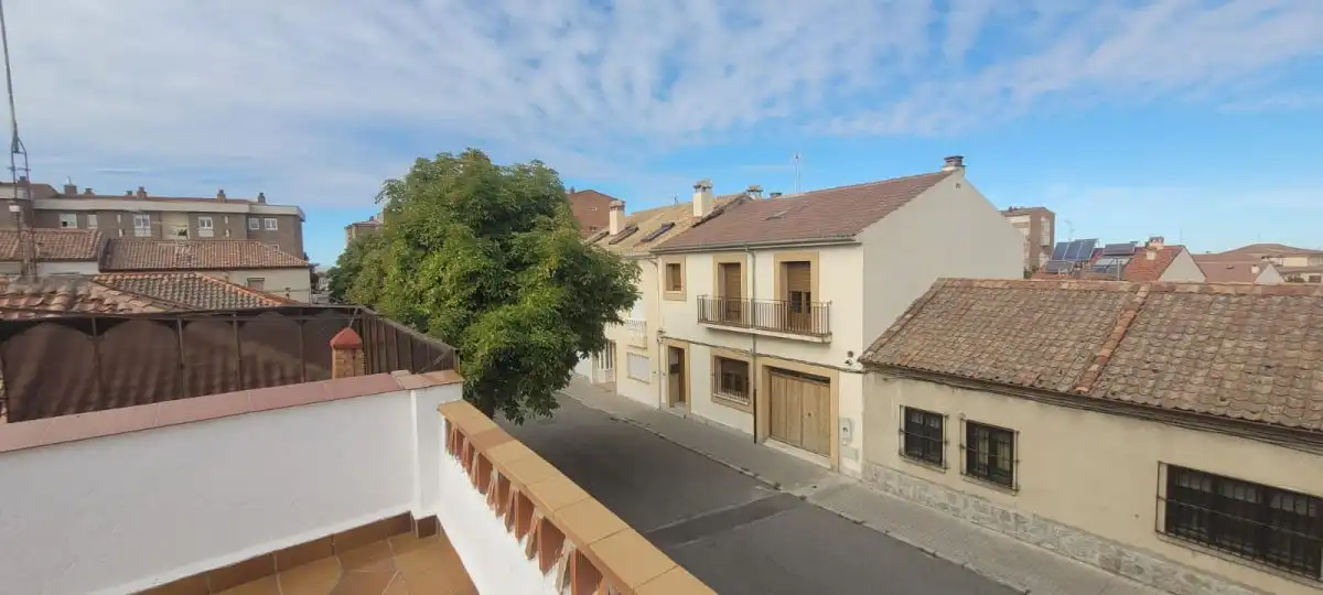Vista exterior de Casa o xalet en venda en Segovia amb Calefacció, Terrassa i Moblat