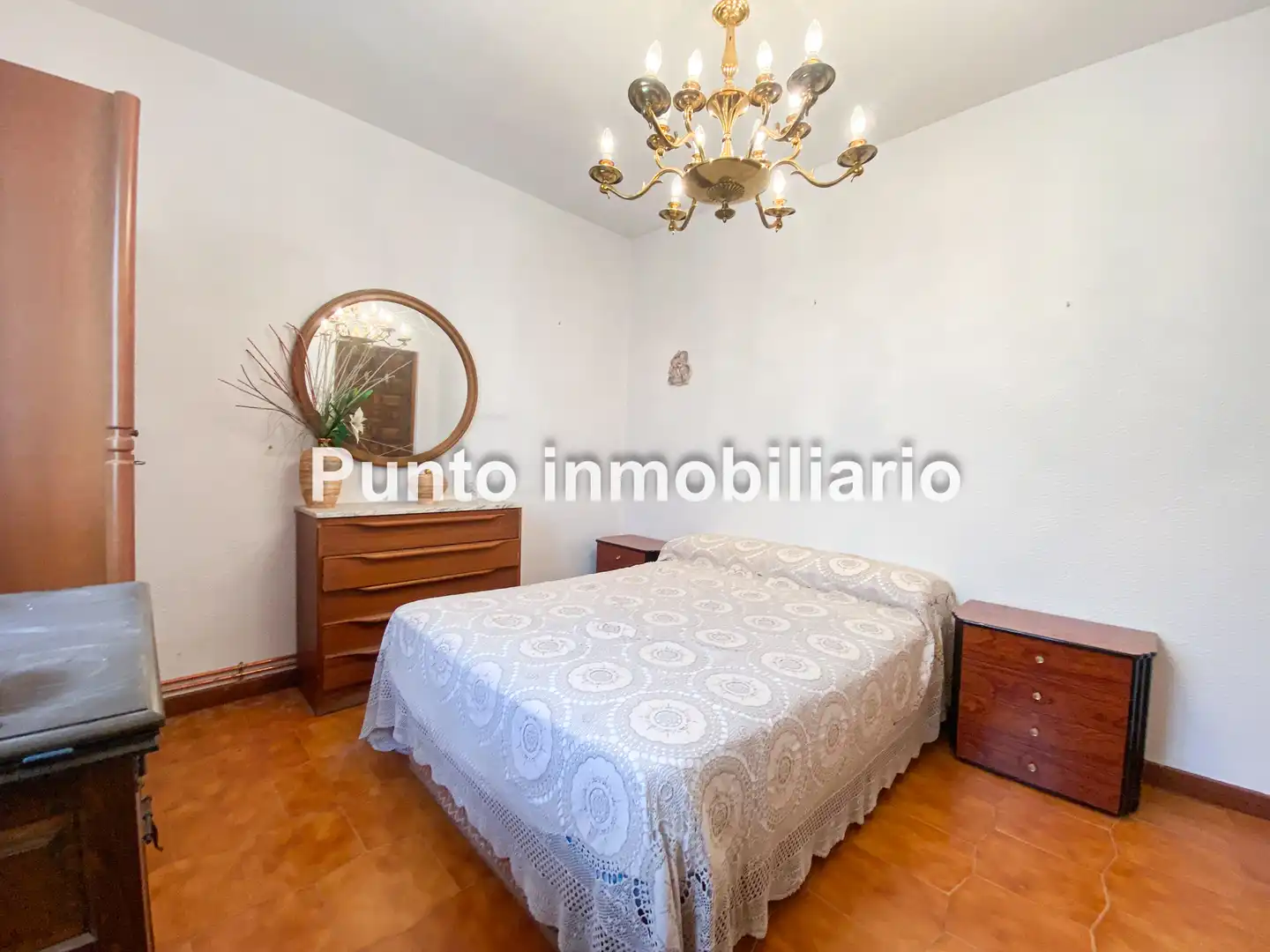 Sala de estar de Casa adosada en venta en Tudela de Duero con Calefacción, Jardín privado y Terraza