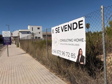 Terreny residencial en venda a Ronda Corts Valencianes De Les