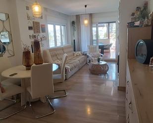 Sala d'estar de Apartament de lloguer en Águilas amb Aire condicionat, Terrassa i Piscina comunitària