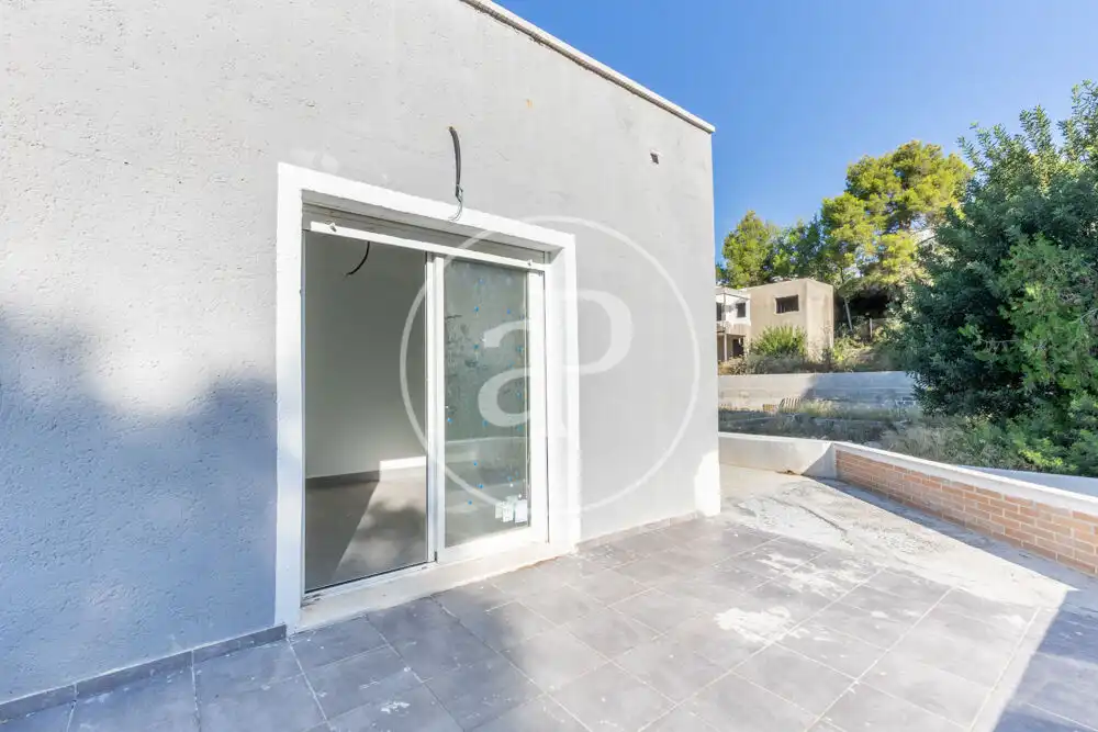 Casa aparellada amb terrassa en venda a Godelleta, imagen 2
