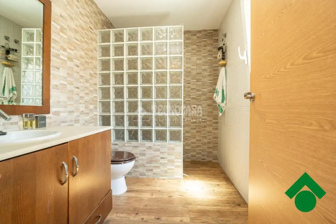 Casa aparellada en venda a Pinos Puente, imagen 24