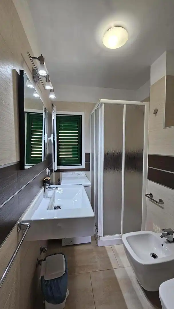 Bathroom of Flat for sale in San Bartolomé de Tirajana  with Air Conditioner, Furnished and Community pool