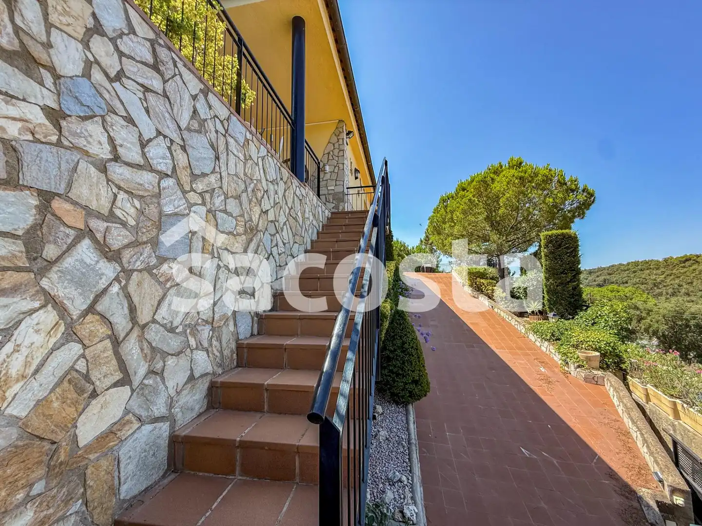 Vista exterior de Casa o xalet en venda en Lloret de Mar amb Aire condicionat, Jardí privat i Parquet