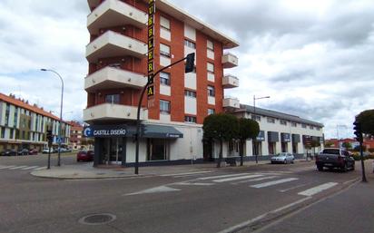 Vista exterior de Pis en venda en Medina del Campo amb Terrassa