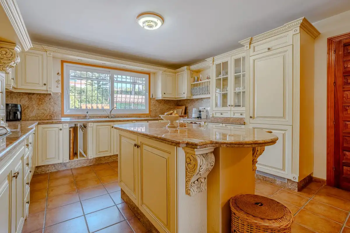 Casa con piscina en venta en Estepona - Estepona,Paraiso,Calle Hortensia, imagen 11