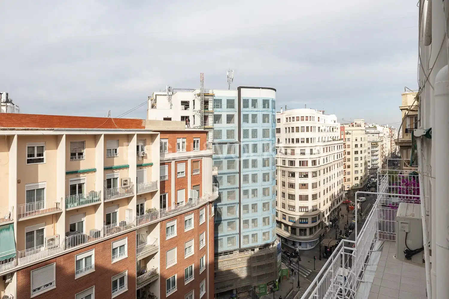 Vista exterior de Ático en venta en Valencia con Aire acondicionado, Calefacción y Parquet