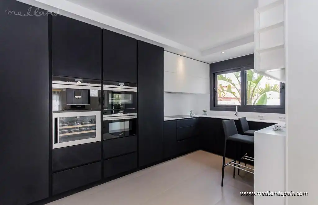Detached house with pool for sale in Orihuela Costa, imagen 4