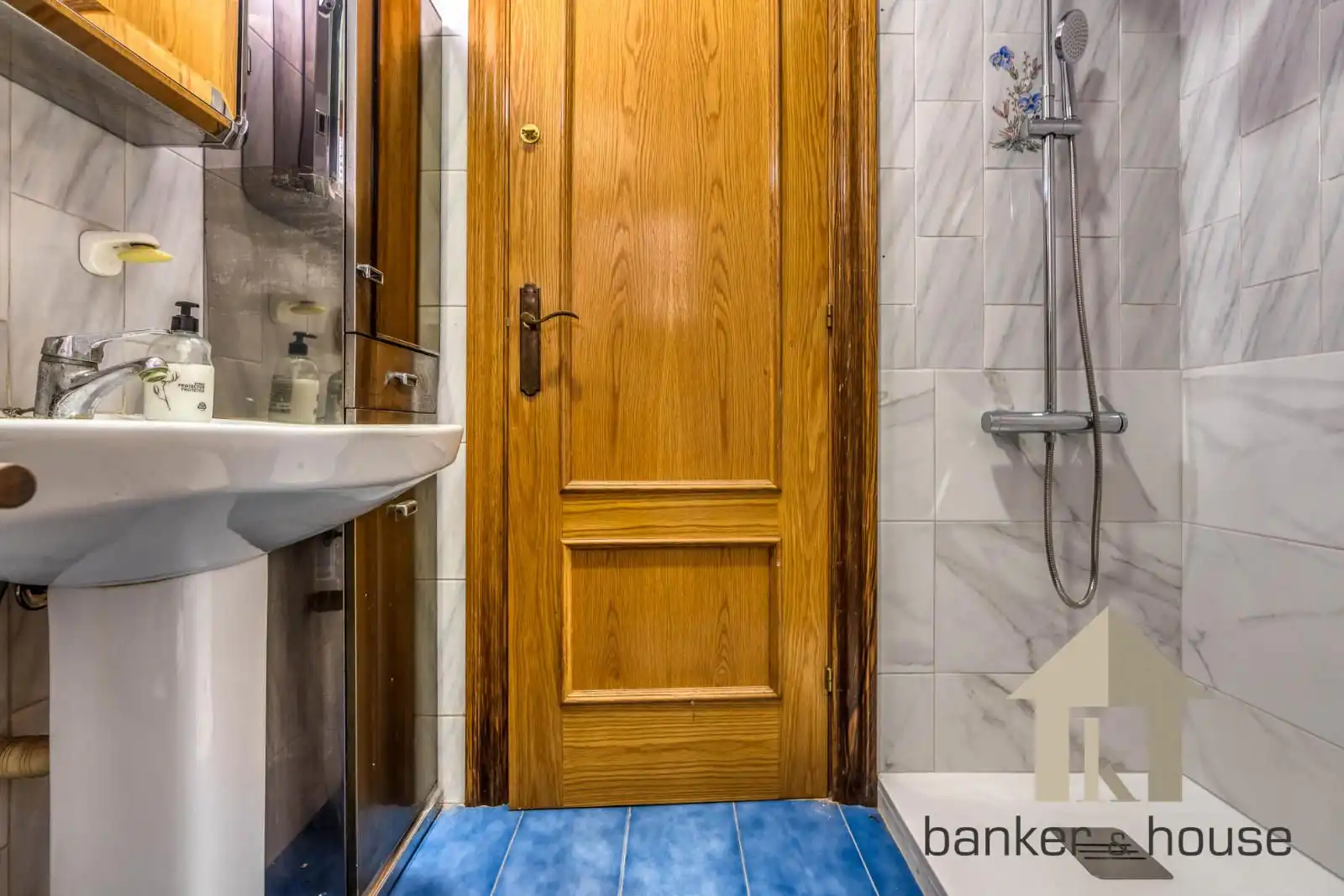 Badezimmer von Haus oder Chalet zum Verkauf in Cerdanyola del Vallès mit Heizung, Parkett und Terrasse