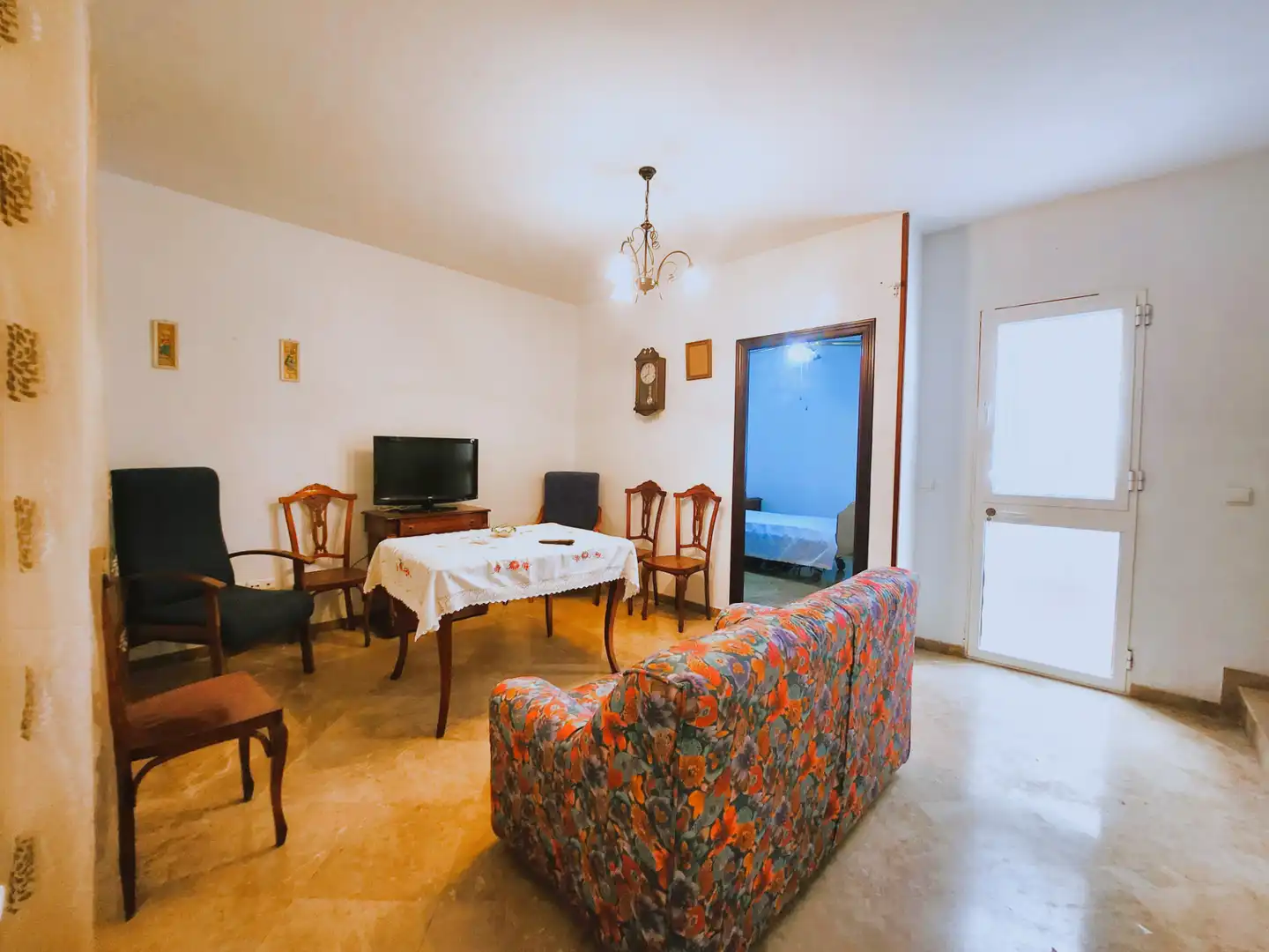 Living room of Detached homes for sale in Alcalá de Guadaira  with Air Conditioner, Terrace and Storage room