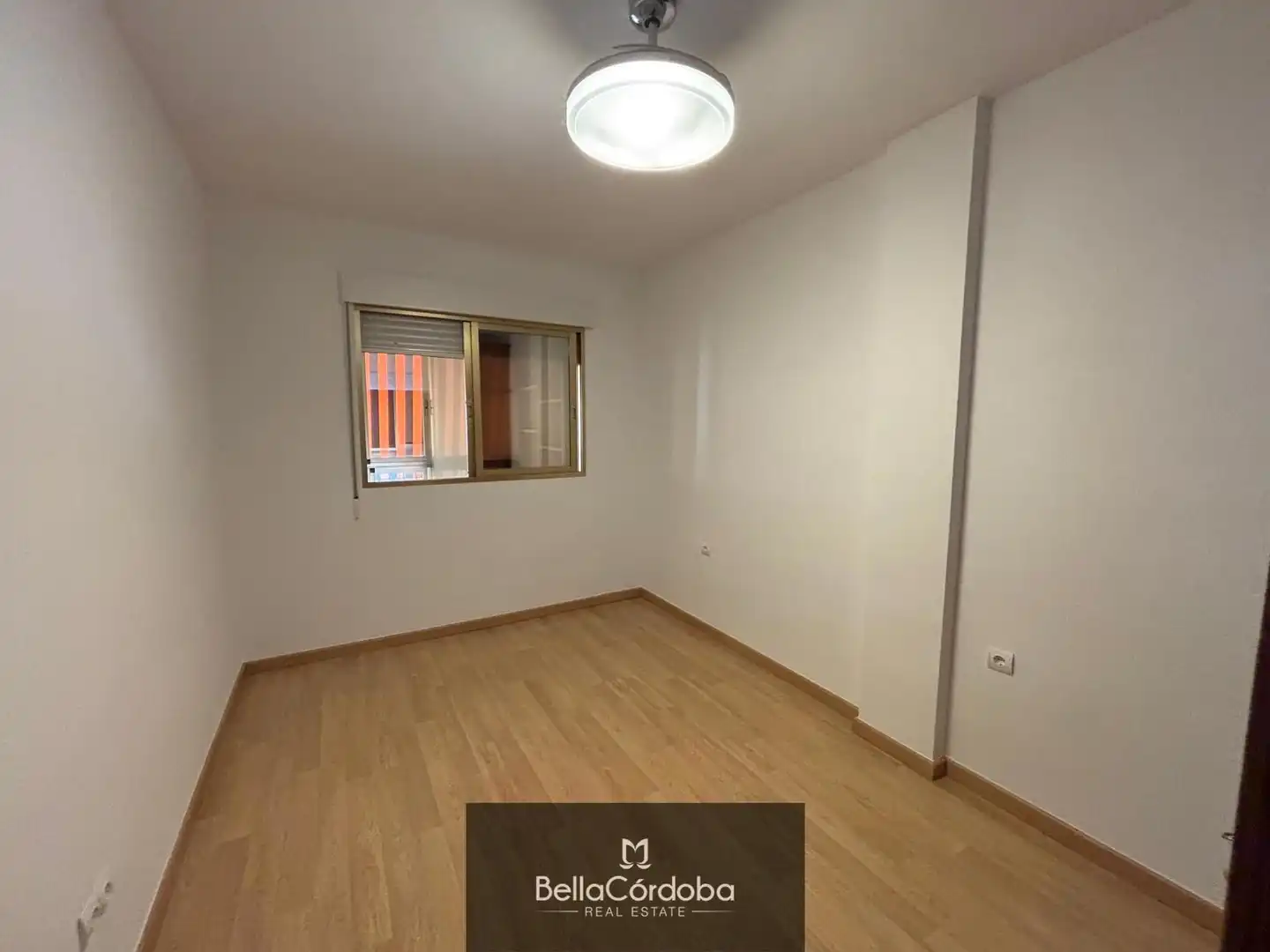Schlafzimmer von Wohnung zur Miete in Córdoba mit Klimaanlage, Heizung und Terrasse