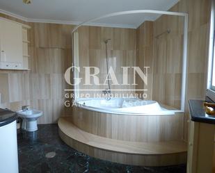 Bathroom of Flat to rent in  Albacete Capital  with Heating and Balcony