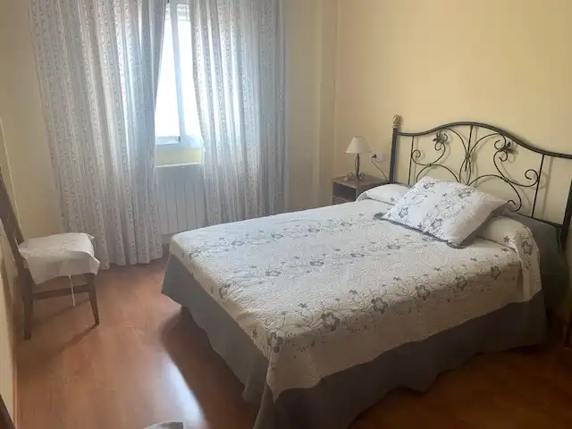 Habitación de Piso de alquiler en Puertollano con Aire acondicionado, Calefacción y Amueblado