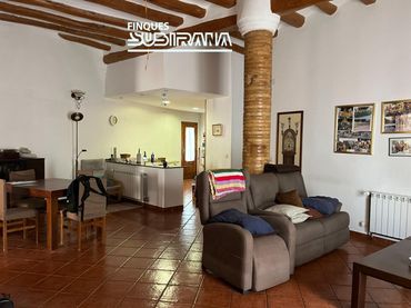 House with balcony for sale in Mediona