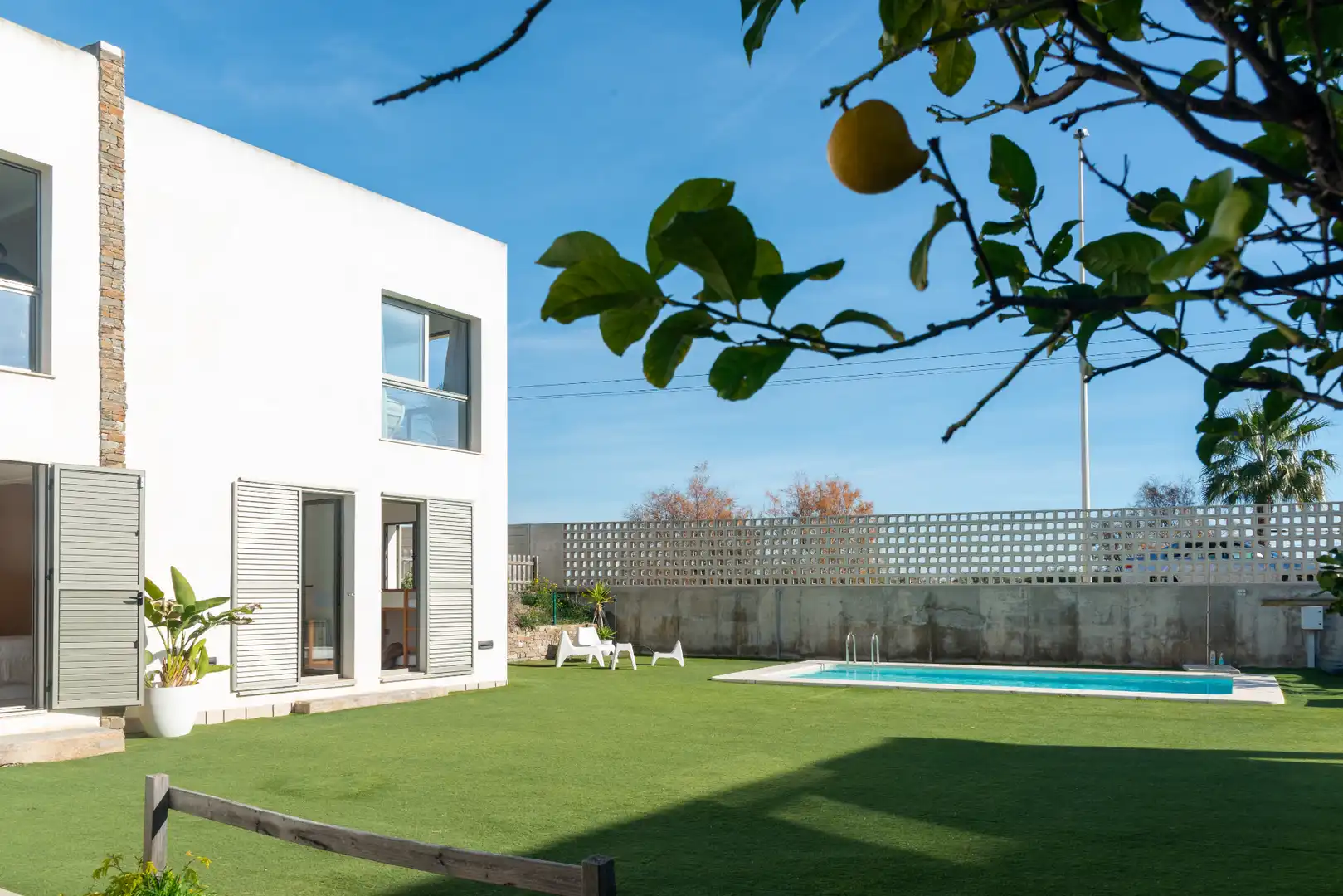 Vista exterior de Casa o xalet en venda en Almazora / Almassora amb Jardí privat, Terrassa i Traster