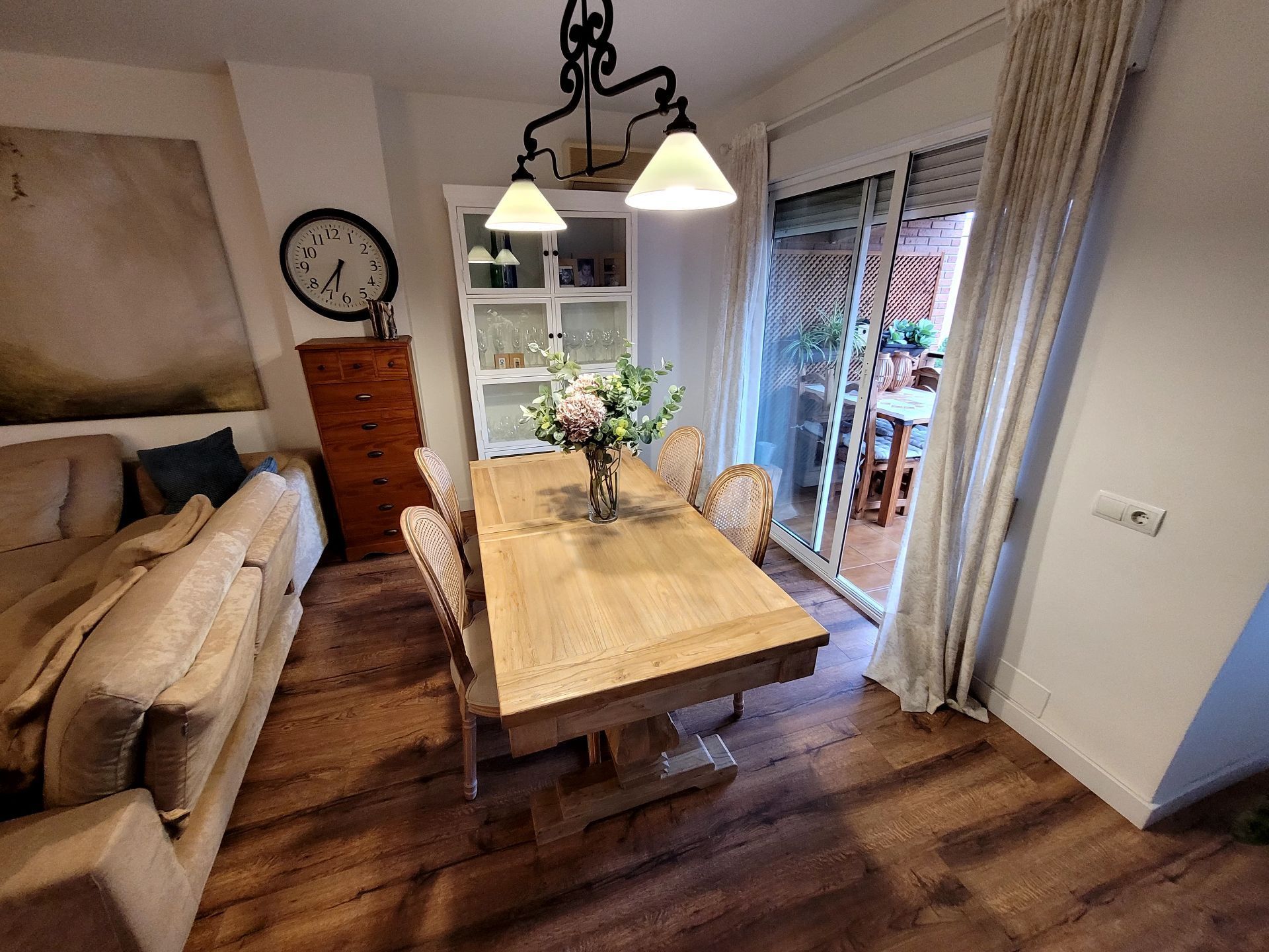 Comedor de Piso de alquiler en Paterna con Terraza y Amueblado