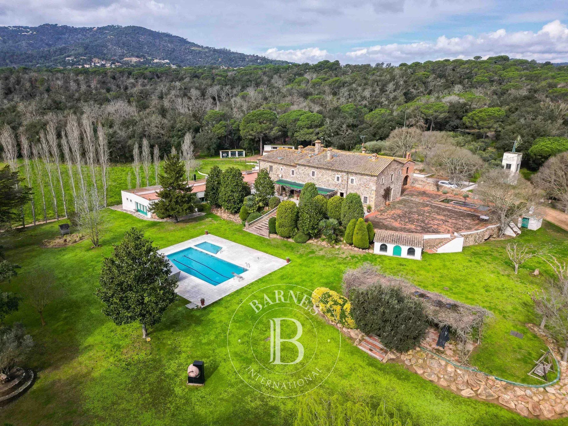 Jardí de Finca rústica en venda en Tordera amb Aire condicionat, Calefacció i Jardí privat