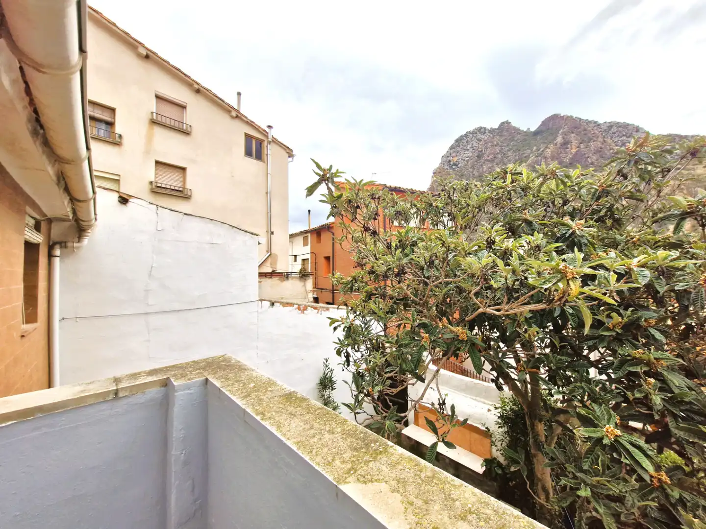 Vista exterior de Finca rústica en venda en Arnedillo amb Calefacció, Traster i Moblat