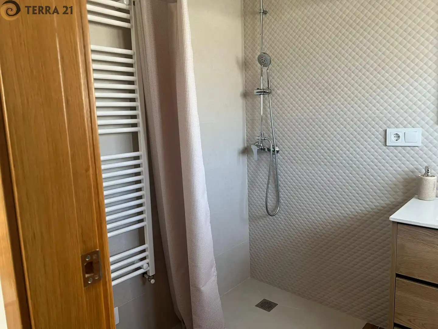 Bathroom of Houses for sale in Jaén  with Air Conditioner, Private garden and Swimming Pool