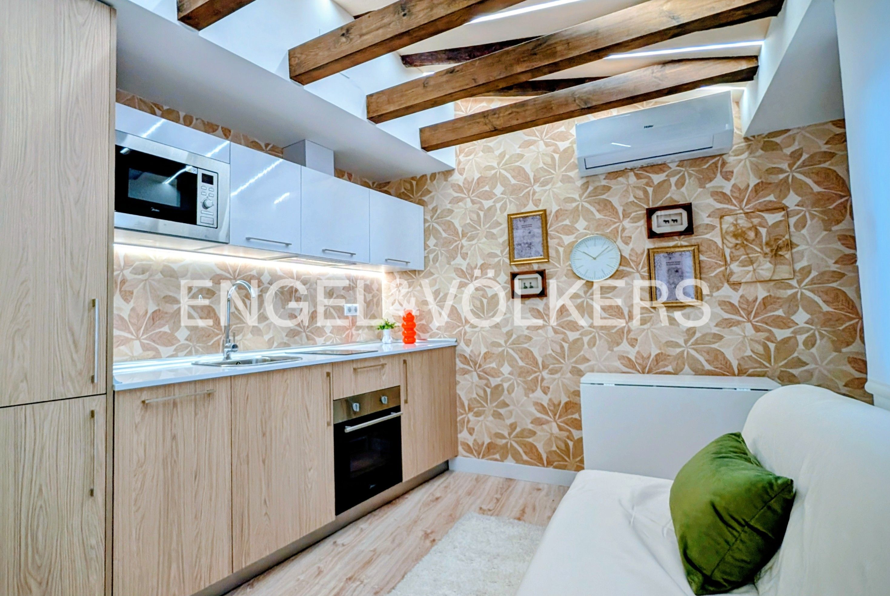 Kitchen of Flat for sale in  Madrid Capital  with Air Conditioner, Heating and Furnished