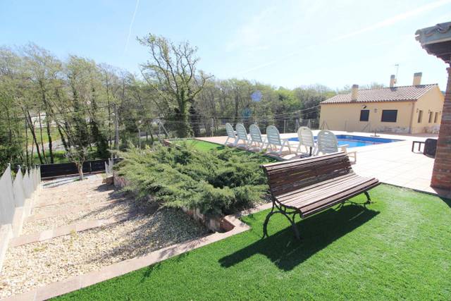 Casa-chalet en Venta en Montbarbat