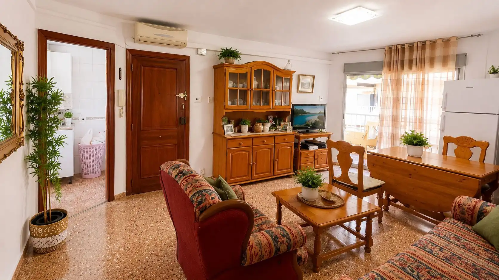 Sala de estar de Apartamento en venta en Tavernes de la Valldigna con Calefacción y Amueblado