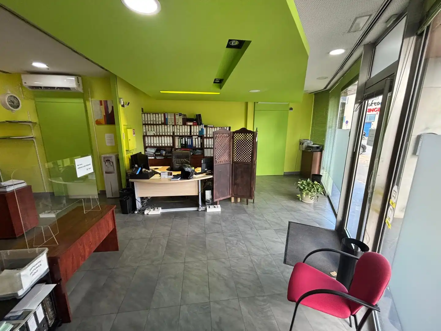 Commercial properties for sale in Sevilla  with Air Conditioner