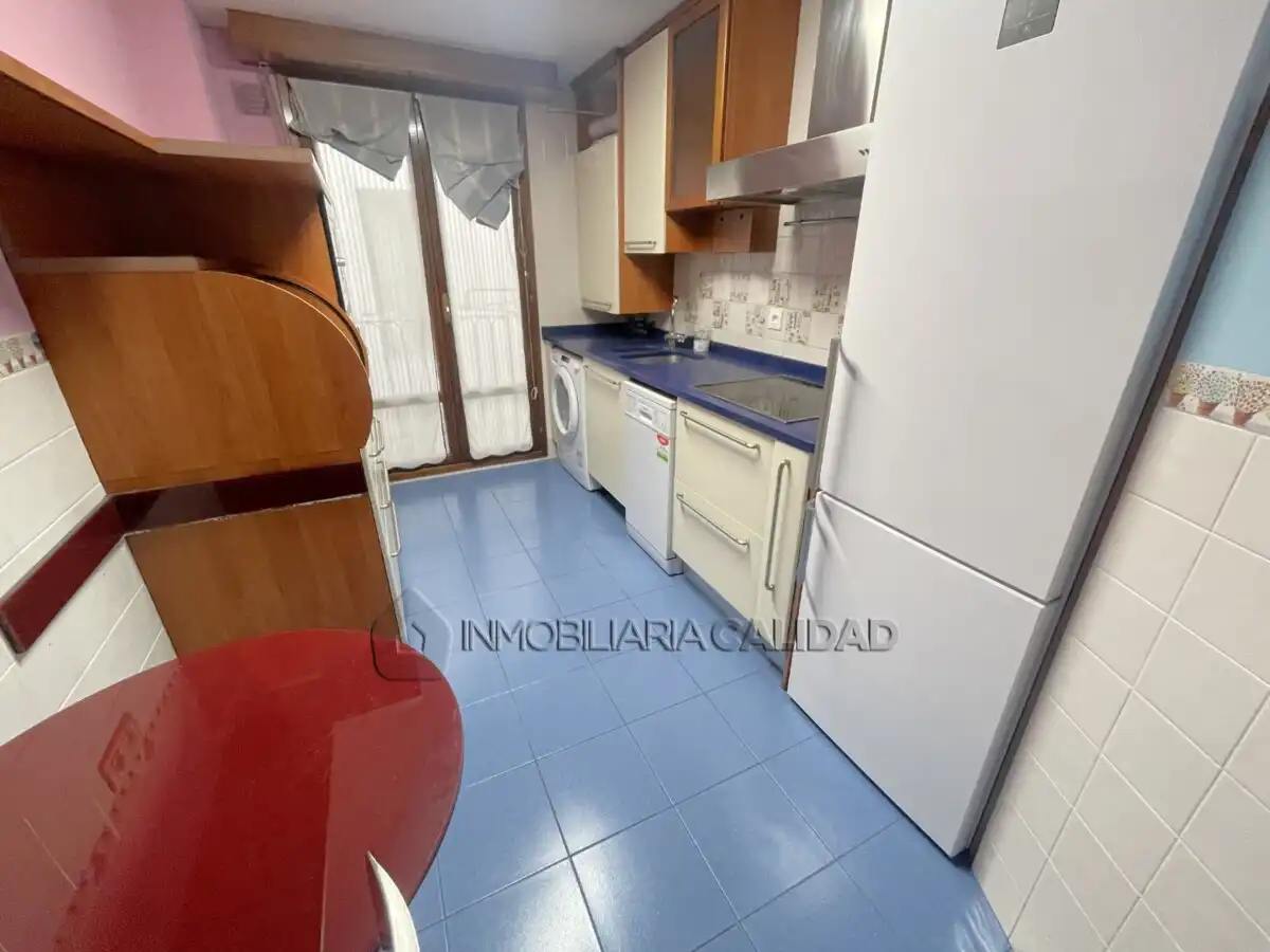 Cocina de Piso de alquiler en Burgos con Calefacción y Amueblado