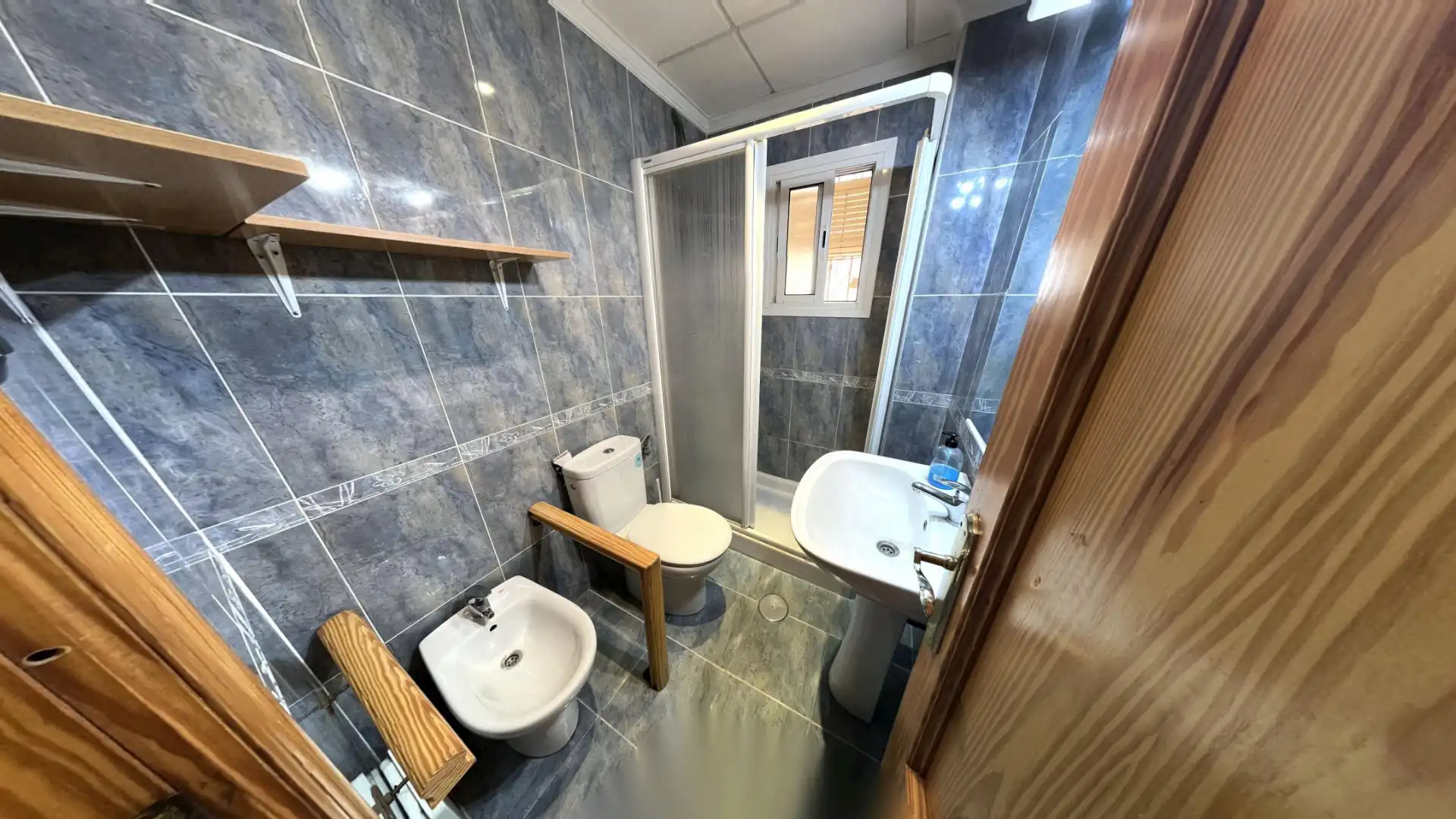 Baño de Piso en venta en Mutxamel con Amueblado, Horno y Lavadora