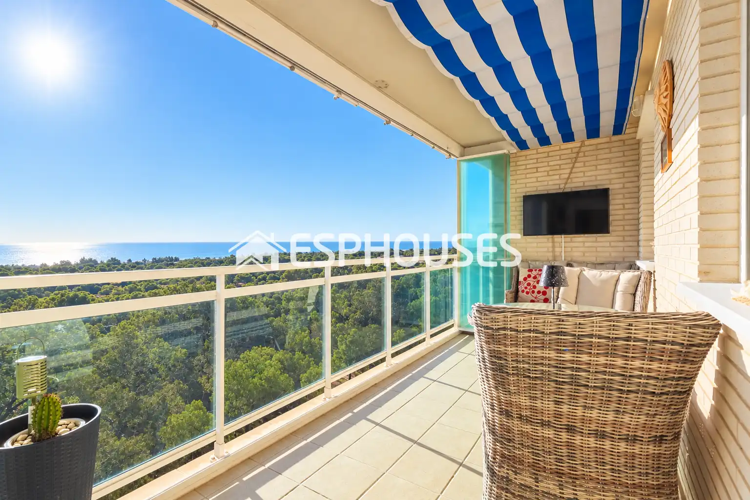 Penthouse with terrace for sale in Puerto Deportivo