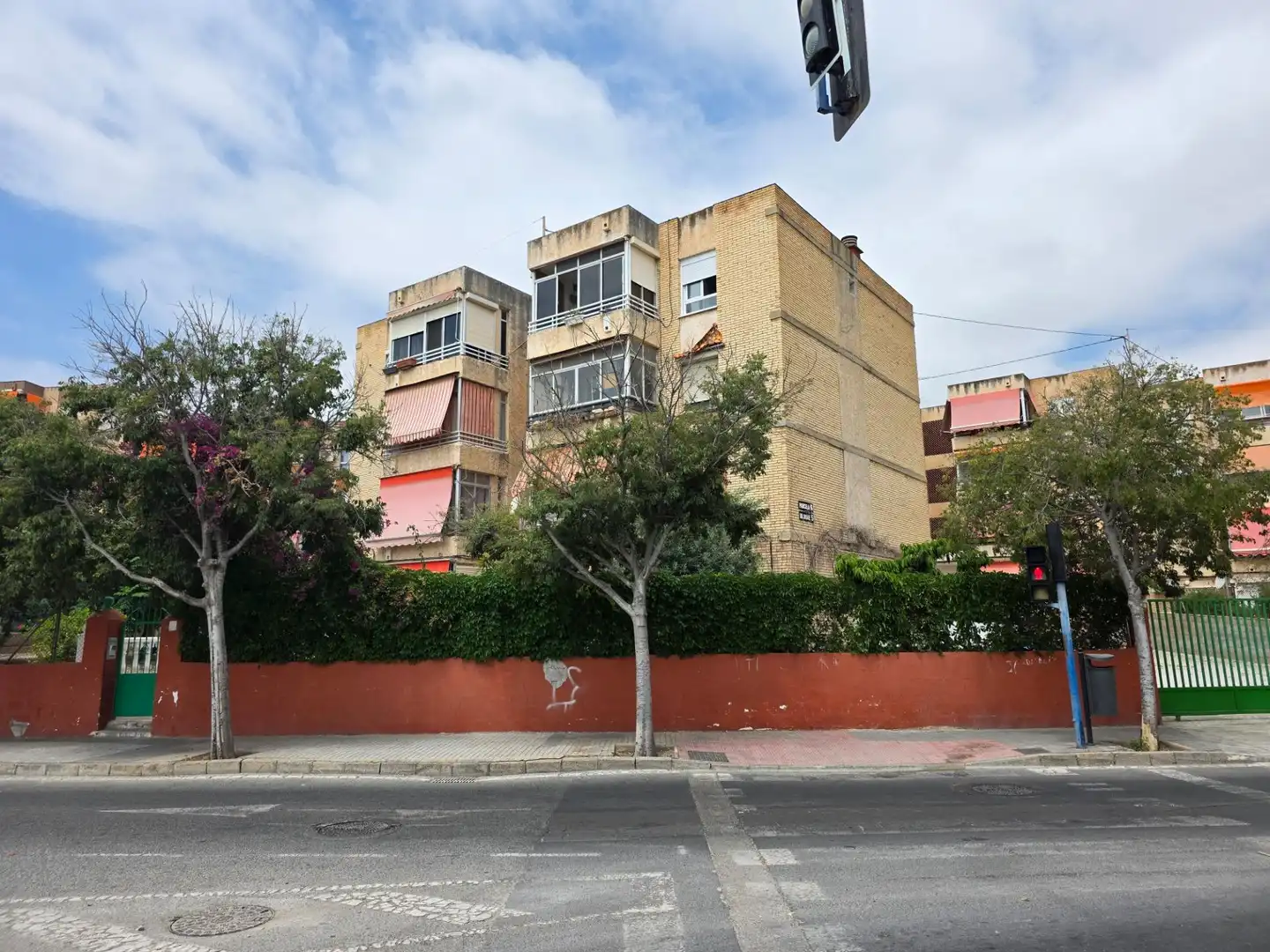 Pis amb jardí en venda a Calle CRONISTA VTE MARTINEZ MORELLA