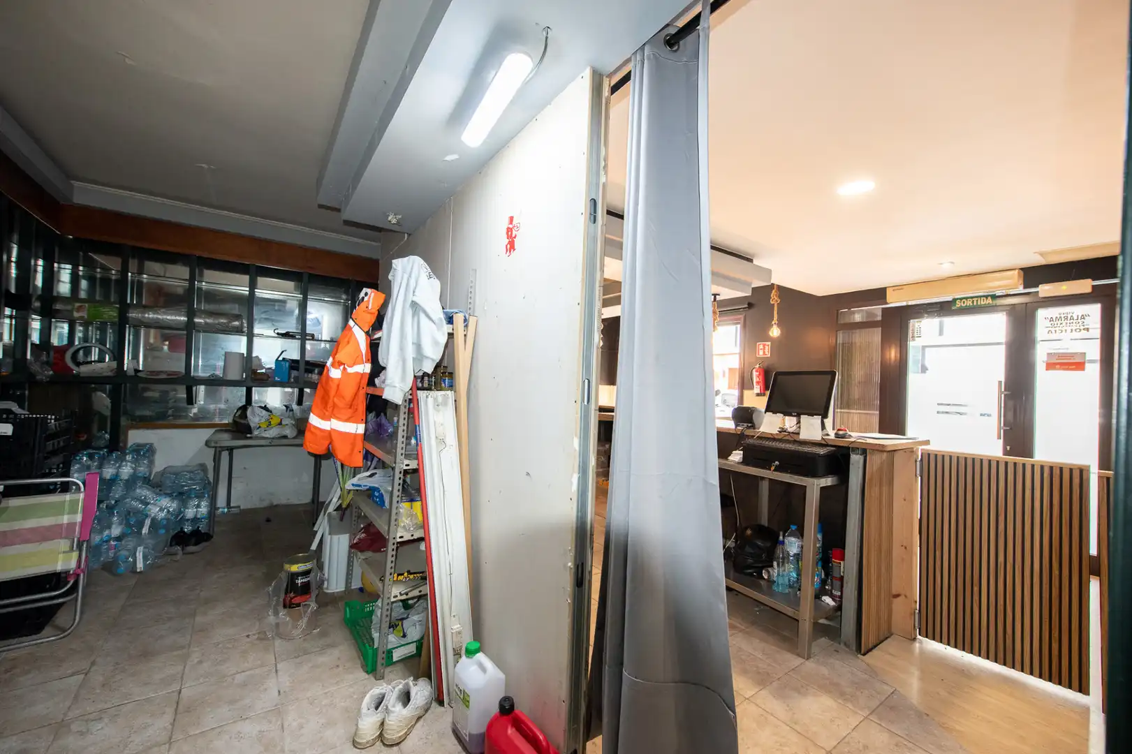 Locale commerciale in cessione a Carrer de Girona, imagen 16