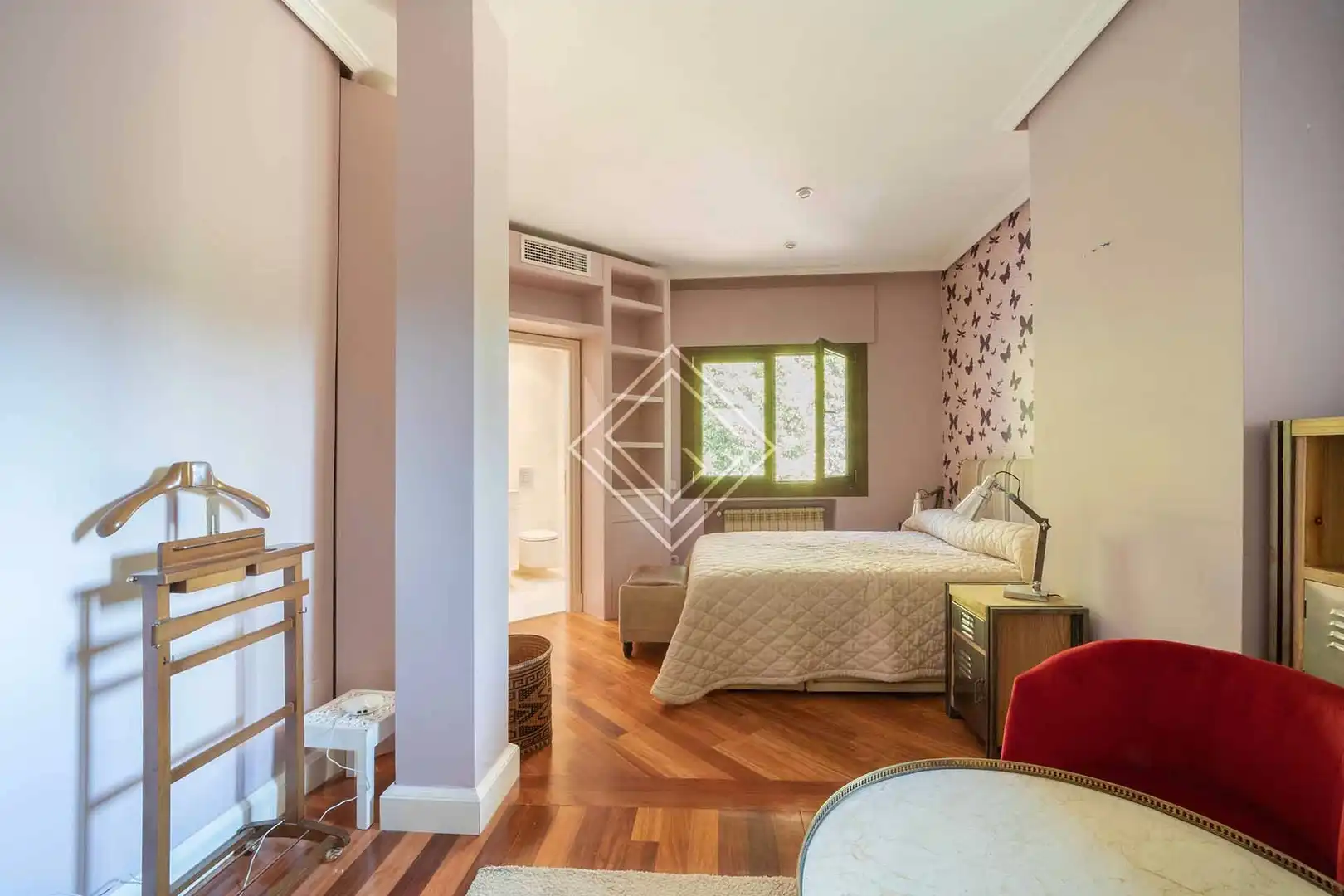 Dormitori de Casa o xalet en venda en Madrid amb Jardí privat, Terrassa i Traster