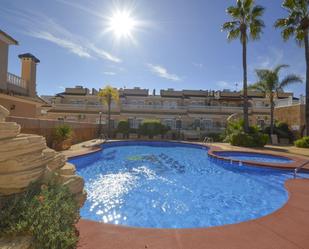 Piscina de Casa adosada en venda en Orihuela amb Aire condicionat, Calefacció i Jardí privat