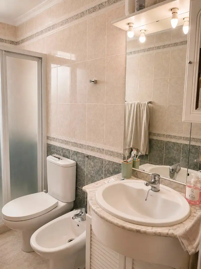 Baño de Piso en venta en Sevilla con Aire acondicionado, Calefacción y Trastero