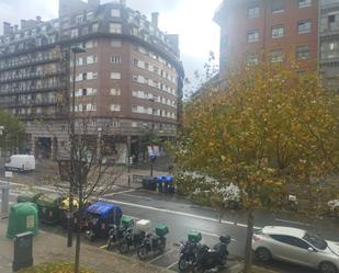 Vista exterior de Pis en venda en Bilbao  amb Terrassa i Balcó