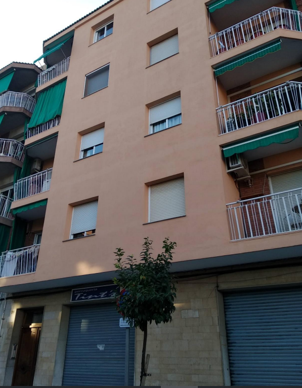 Vista exterior de Piso en venta en Castellbisbal