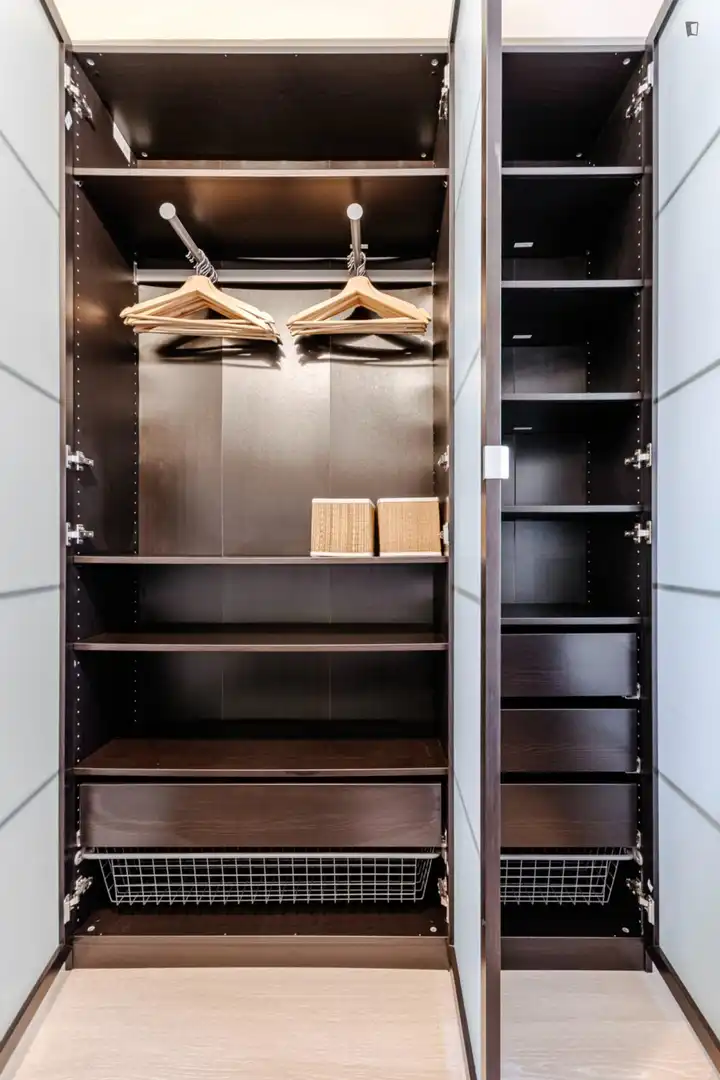Dormitori de Apartament per a compartir en Barcelona amb Aire condicionat, Calefacció i Moblat