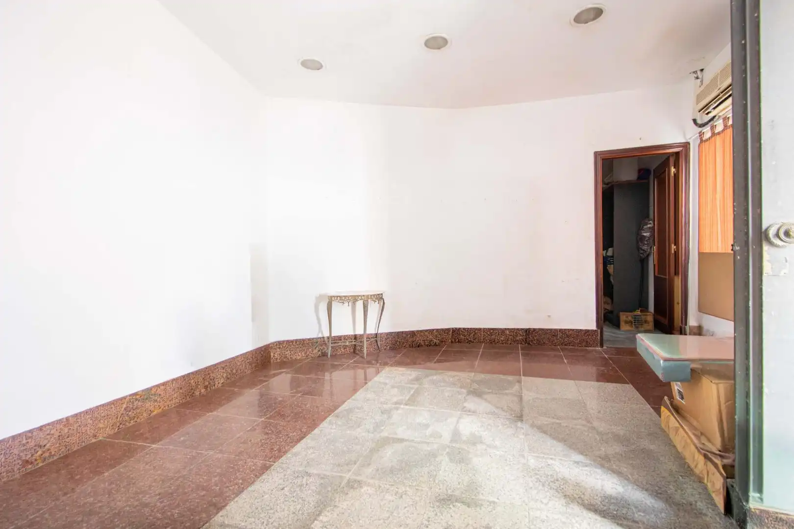 Houses for sale in Sevilla  with Air Conditioner, Terrace and Storage room