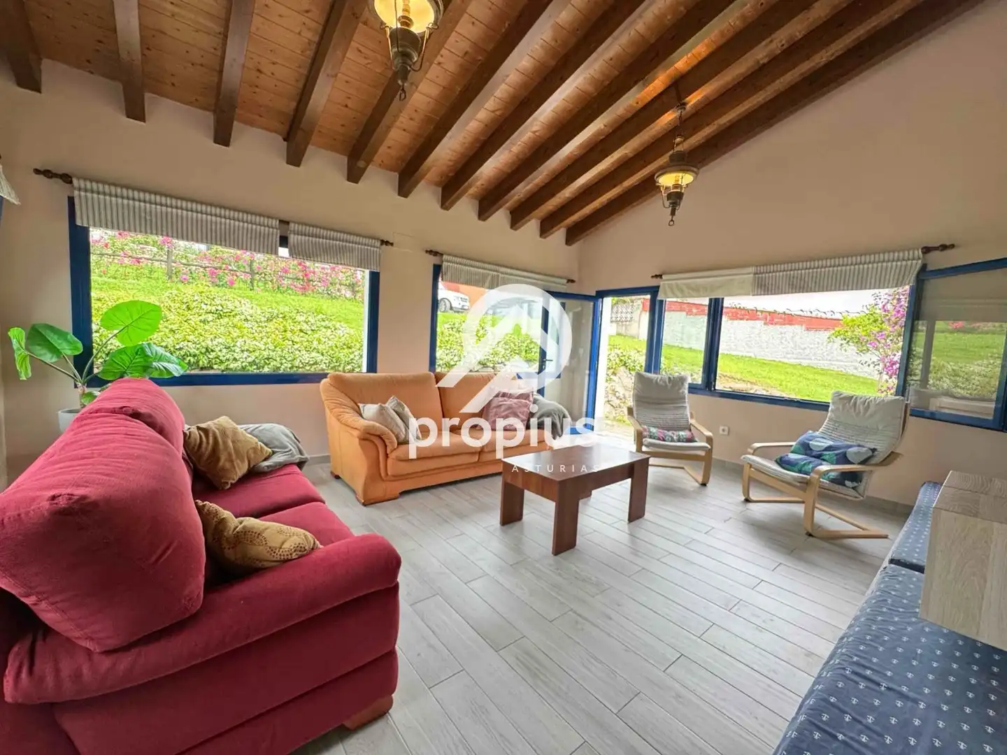 Sala de estar de Casa o chalet en venta en Ribadesella con Calefacción, Jardín privado y Terraza
