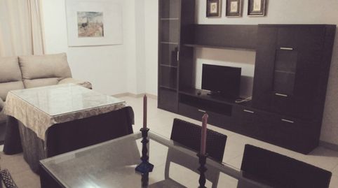 venta de piso amueblado con gran patio y doble plaza de garaje en paseo de España