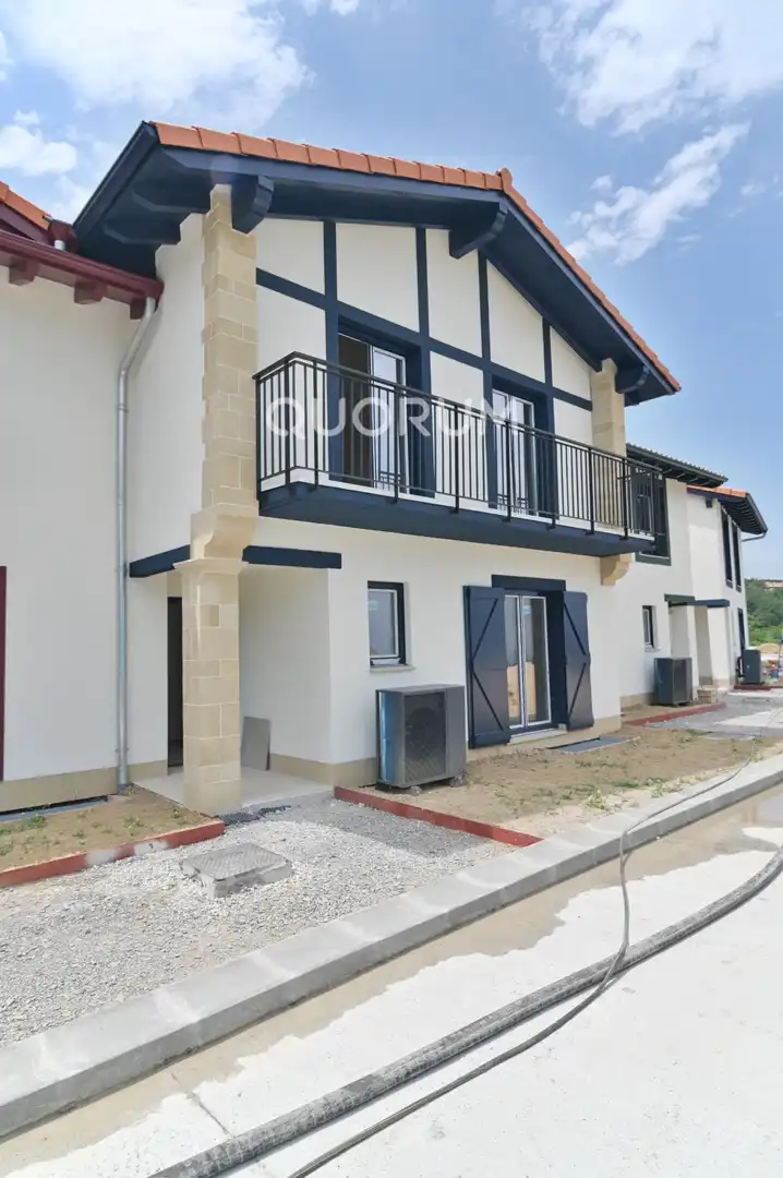 Vista exterior de Casa adosada en venta en Mungia con Calefacción, Jardín privado y Trastero