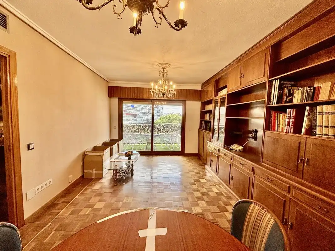 Sala d'estar de Pis de lloguer en  Madrid Capital amb Aire condicionat, Calefacció i Jardí privat