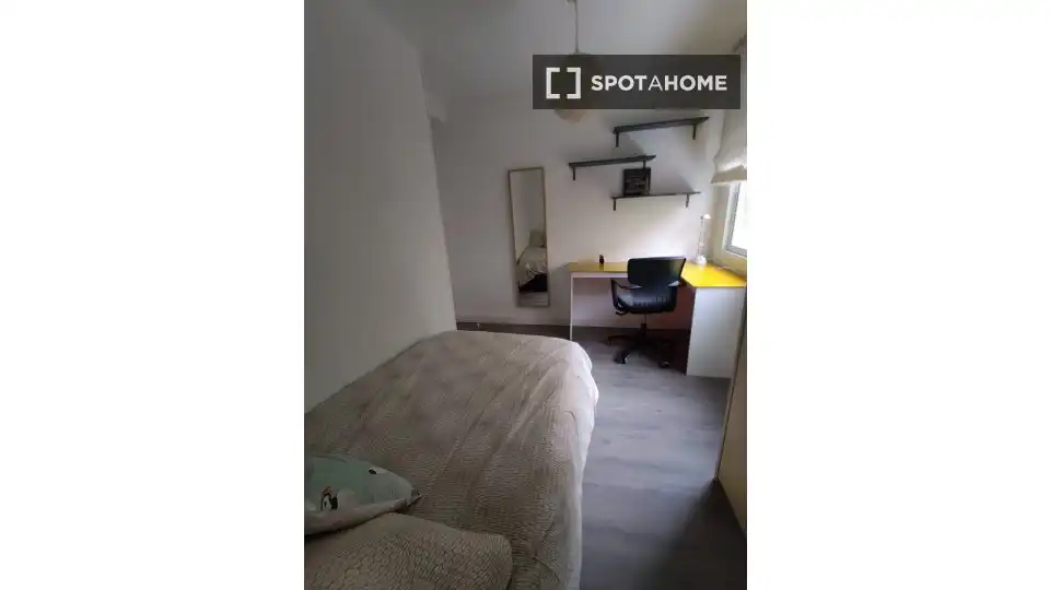 Habitació a Rosaleda - Juventud